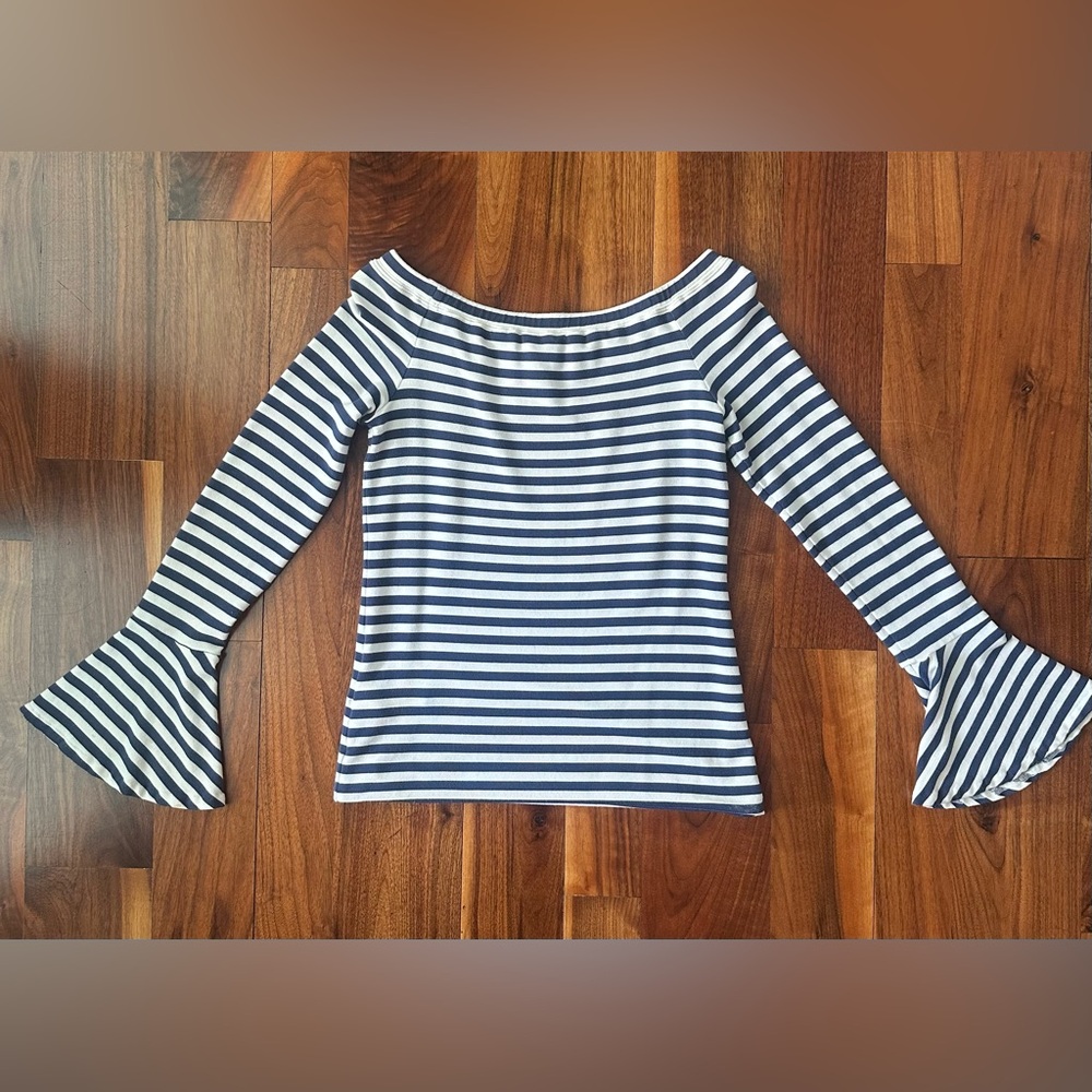 Club Monaco Blue and White Striped Bethshiba Top; Size XS - Picture 5 of 14